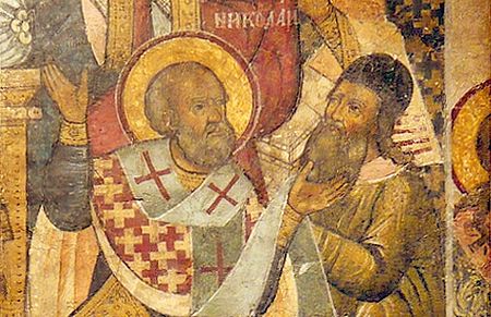 Übernahme der Kirche durch Arianer: Der heilige Bischof Nikolaus von Myra ohrfeigt den Häretiker Arius