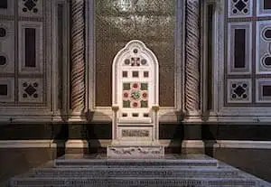 Der Name Apostolischer Stuhl rührt vom Apostelfürsten Petrus her