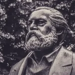 Historische Skizze des Sozialismus: Eine Statue von Karl Marx