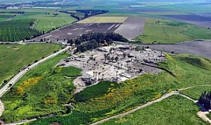 Harmagedon für die Gottesfeinde: Luftbild des Tell Megiddo